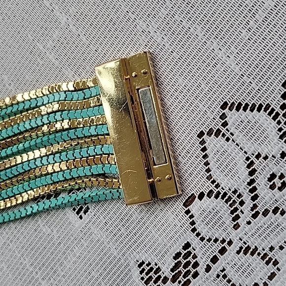 Plunder Gold and Turqoise Tone 12 Strand Magnetic Closure Bracelet - Picture 3 of 7